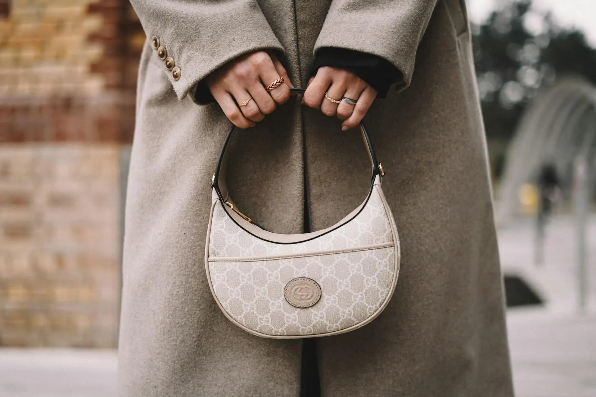 Cómo saber si un bolso Gucci es original, verdadero y auténtico [Guía completa para detectar si es falso]